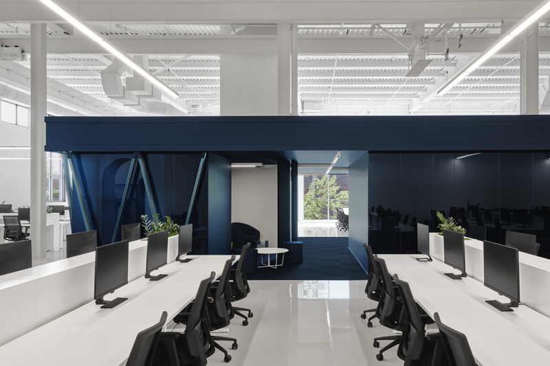 Press kit | 5174-03 - Press release | Blanchette Architectes Designs New Vention Office Space Inspired by Cities - Blanchette Architectes, Groupe Manovra & Vention - Commercial Architecture - Photo credit: Alex Lesage