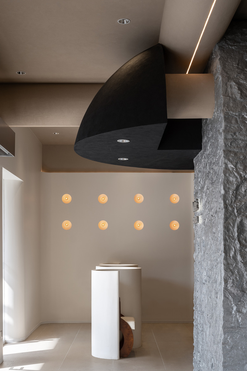 Press kit | 6459-01 - Press release | CoCo Tea Coffee Juice Shop on Shiquan Street - OYTT Design - Commercial Interior Design - the sitting area - Photo credit:  <p class="">Lu Haha</p> 