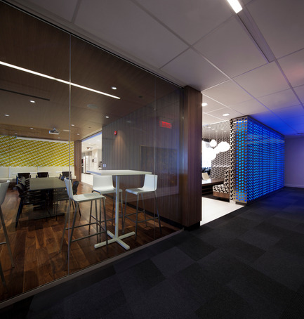 Dossier de presse | 916-01 - Communiqué de presse | Pfizer Canada inc. siège social - Menkès Shooner Dagenais LeTourneux Architectes - Architecture commerciale - Crédit photo : Stéphane Groleau 