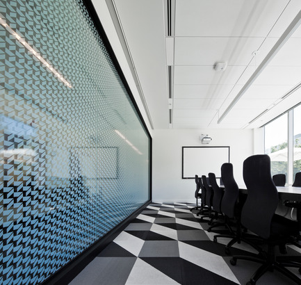 Dossier de presse | 916-01 - Communiqué de presse | Pfizer Canada inc. siège social - Menkès Shooner Dagenais LeTourneux Architectes - Architecture commerciale - Crédit photo : Stéphane Groleau 