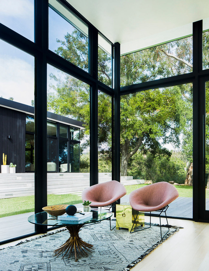 Dossier de presse | 6234-01 - Communiqué de presse | Quarry House Receives Popular Choice Vote in 2022 Architizer A+Awards - AB design studio - Architecture résidentielle - Owners Suite sitting area - Crédit photo : Jason Rick