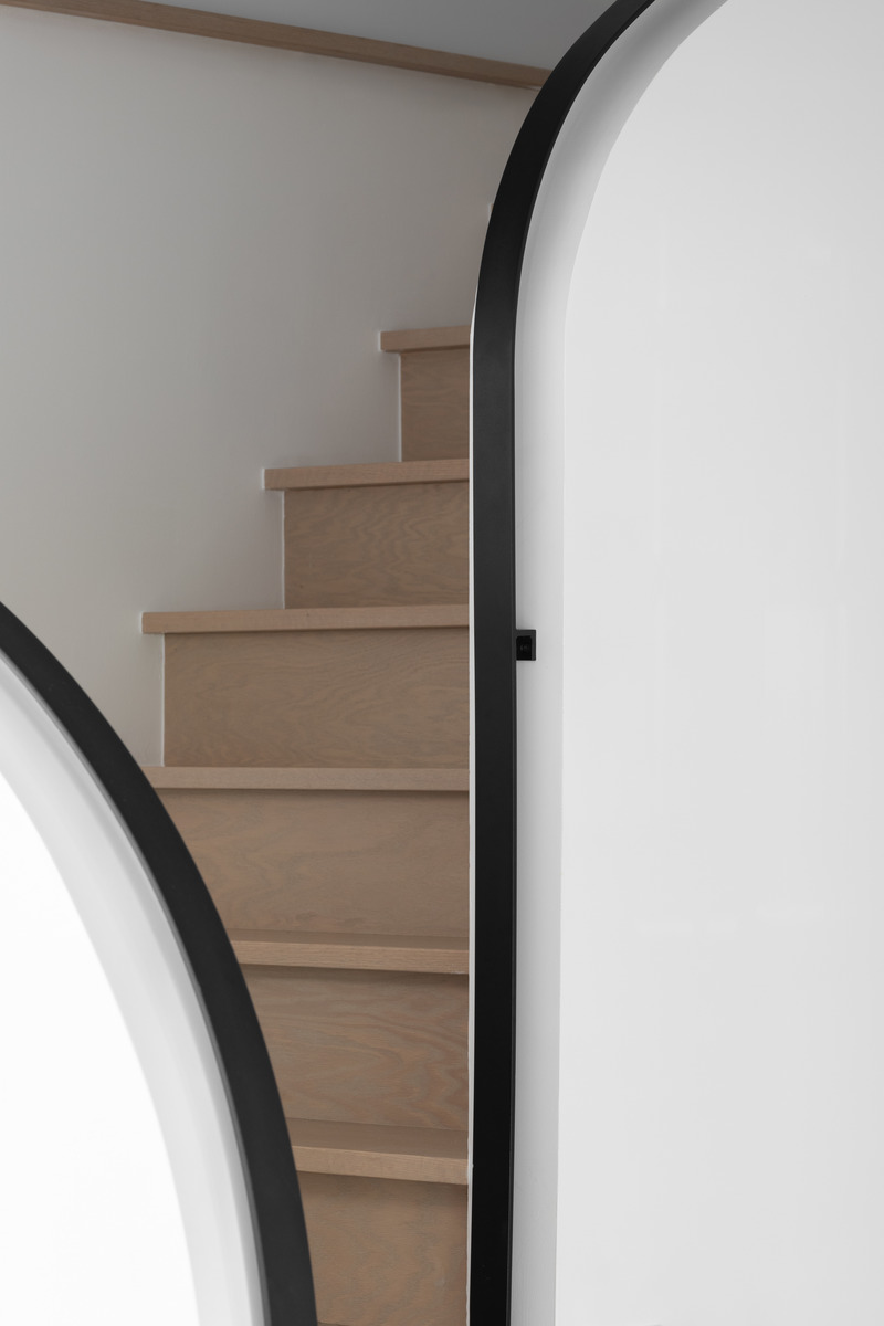 Press kit | 3083-03 - Press release | House Rio: An Archway of Transitions - Imagine studio design - Residential Interior Design - Staircase - Photo credit: Studio CRBN