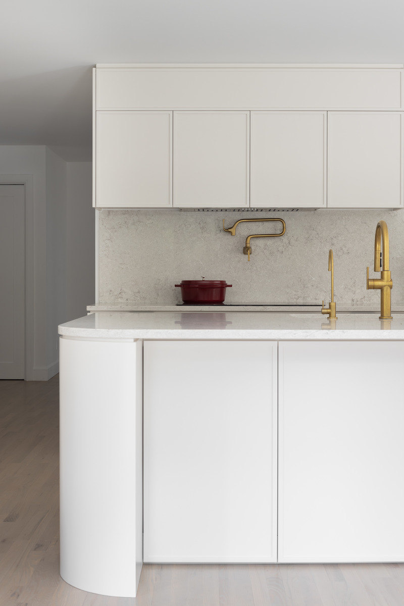 Press kit | 3083-03 - Press release | House Rio: An Archway of Transitions - Imagine studio design - Residential Interior Design - Kitchen - Photo credit: Studio CRBN