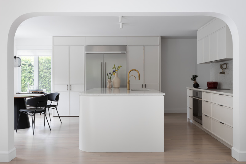Press kit | 3083-03 - Press release | House Rio: An Archway of Transitions - Imagine studio design - Residential Interior Design - Kitchen - Photo credit: Studio CRBN