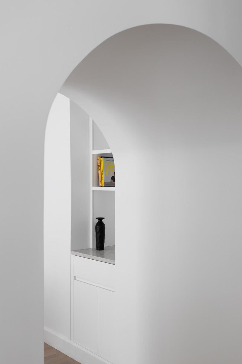 Press kit | 3083-03 - Press release | House Rio: An Archway of Transitions - Imagine studio design - Residential Interior Design - Dining room - Photo credit: Studio CRBN