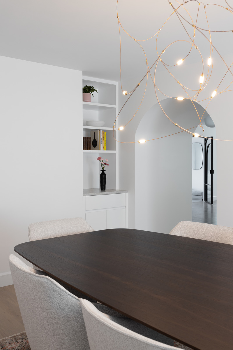 Press kit | 3083-03 - Press release | House Rio: An Archway of Transitions - Imagine studio design - Residential Interior Design - Dining room - Photo credit: Studio CRBN