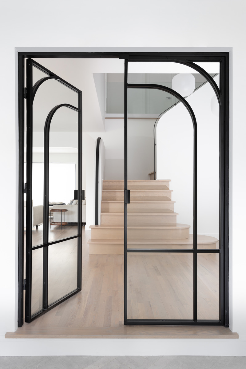 Press kit | 3083-03 - Press release | House Rio: An Archway of Transitions - Imagine studio design - Residential Interior Design - Entry - Photo credit: Studio CRBN