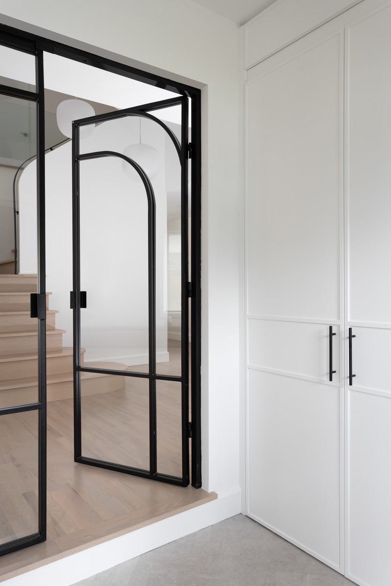 Press kit | 3083-03 - Press release | House Rio: An Archway of Transitions - Imagine studio design - Residential Interior Design - Entry - Photo credit: Studio CRBN