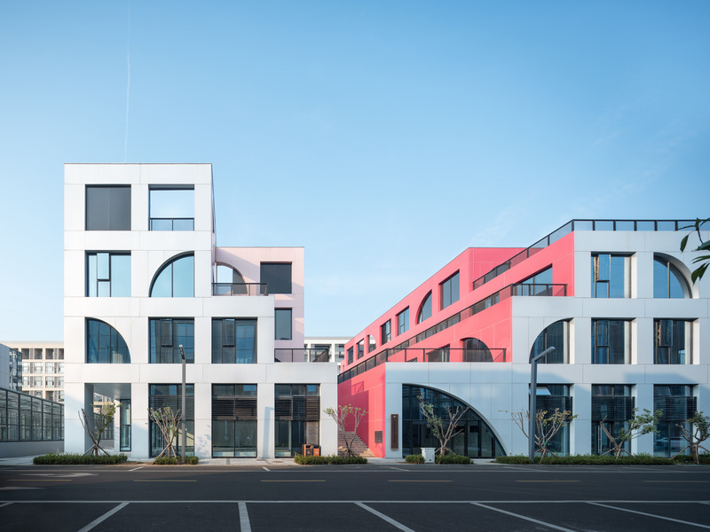 Press kit | 3565-12 - Press release | Qingdao Business Park - CLOU architects - Commercial Architecture - Photo credit: Wu Qingshan