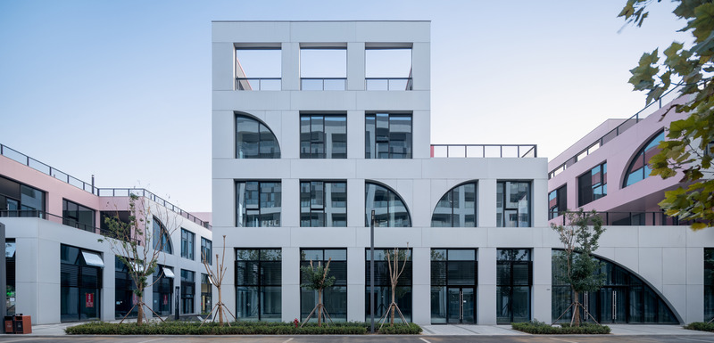 Press kit | 3565-12 - Press release | Qingdao Business Park - CLOU architects - Commercial Architecture - Photo credit: Wu Qingshan