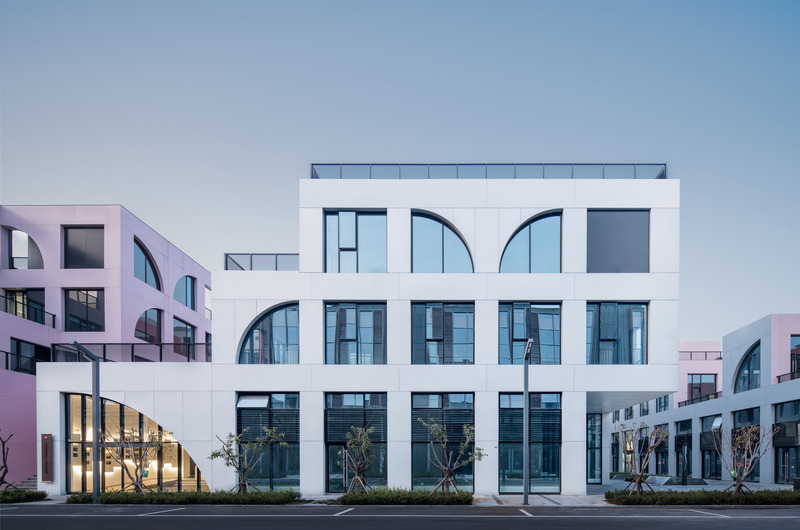 Press kit | 3565-12 - Press release | Qingdao Business Park - CLOU architects - Commercial Architecture - Photo credit: Wu Qingshan