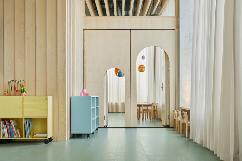 Dossier de presse | 5941-02 - Communiqué de presse | New Nordic School by the Sea - Fyra - Design d’intérieur commercial - New Nordic School By The Sea - Crédit photo : Riikka Kantinkoski