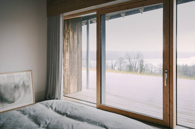 Press kit | 2603-02 - Press release | Virgin Vineyard House - LAMAS Architecture Ltd - Residential Architecture - View through master bedroom to lake Massawippi - Photo credit:  Félix Michaud 