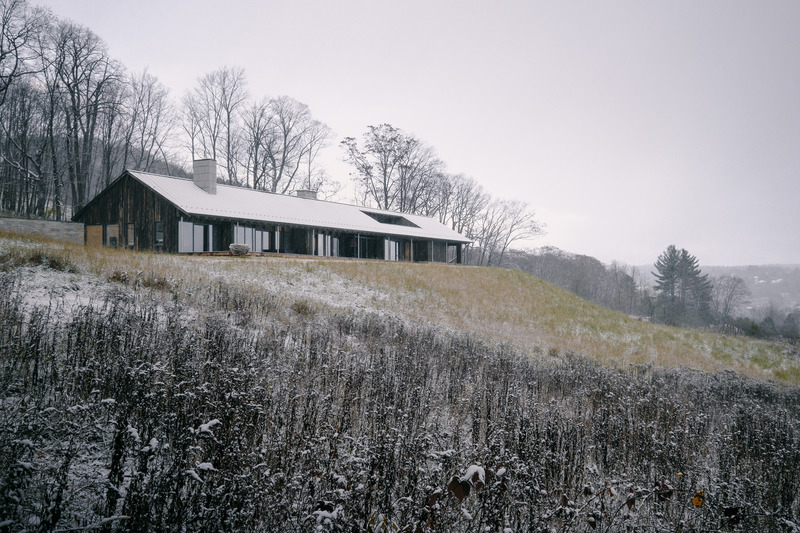Press kit | 2603-02 - Press release | Virgin Vineyard House - LAMAS Architecture Ltd - Residential Architecture - <p>View of House south facade from south-west corner of the property</p> - Photo credit:  Félix Michaud 