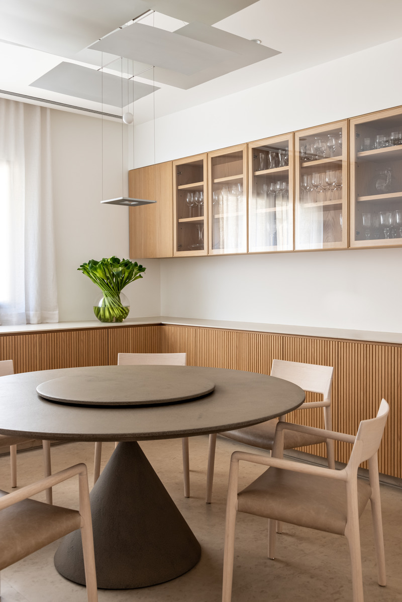 Dossier de presse | 3039-03 - Communiqué de presse | Gar Apartment - Coletivo Arquitetos - Design d’intérieur résidentiel - Pantry  - Crédit photo : Fran Parente