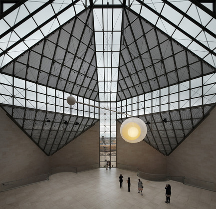 Dossier de presse | 912-01 - Communiqué de presse | 'Mobile lamp' - Nathalie Dewez - Design d’éclairage - Crédit photo : Stijn Bollaert 