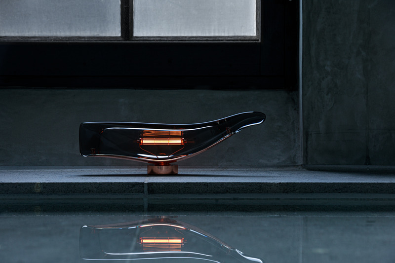 Press kit | 4232-13 - Press release | Yoshiki Matsuyama's New Portable Lamp, Designed for Ambientec, Evokes the Soft and Majestic Forms of a Whale - Ambientec - Lighting Design - Cachalot by Yoshiki Matsuyama for Ambientec - Photo credit: ph Yume Takakura