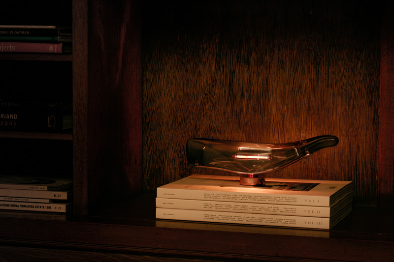 Press kit | 4232-13 - Press release | Yoshiki Matsuyama's New Portable Lamp, Designed for Ambientec, Evokes the Soft and Majestic Forms of a Whale - Ambientec - Lighting Design - Cachalot by Yoshiki Matsuyama for Ambientec - Photo credit: ph Yume Takakura