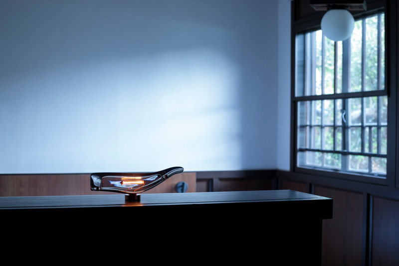 Press kit | 4232-13 - Press release | Yoshiki Matsuyama's New Portable Lamp, Designed for Ambientec, Evokes the Soft and Majestic Forms of a Whale - Ambientec - Lighting Design - Cachalot by Yoshiki Matsuyama for Ambientec - Photo credit: ph Yume Takakura