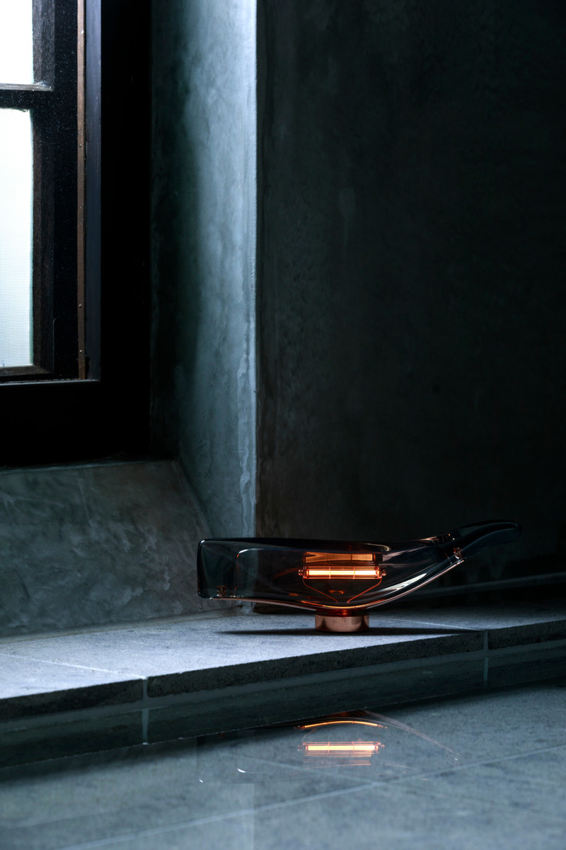 Press kit | 4232-13 - Press release | Yoshiki Matsuyama's New Portable Lamp, Designed for Ambientec, Evokes the Soft and Majestic Forms of a Whale - Ambientec - Lighting Design - Cachalot by Yoshiki Matsuyama for Ambientec - Photo credit: ph Yume Takakura