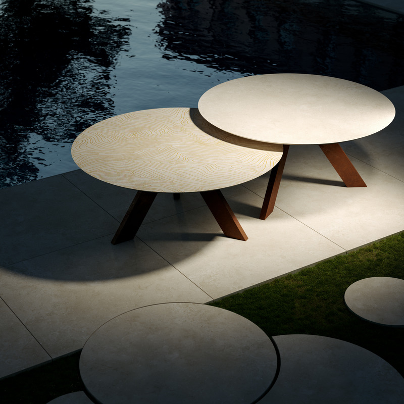Dossier de presse | 4232-14 - Communiqué de presse | Voyage en Méditerranée avec les céramiques d’extérieur de TERZADIMENSIONE - TERZADIMENSIONE - Produit - Pas Japonais et table decor Dunes par OPERAVISUAL - Crédit photo : avec la permission de Terzadimensione