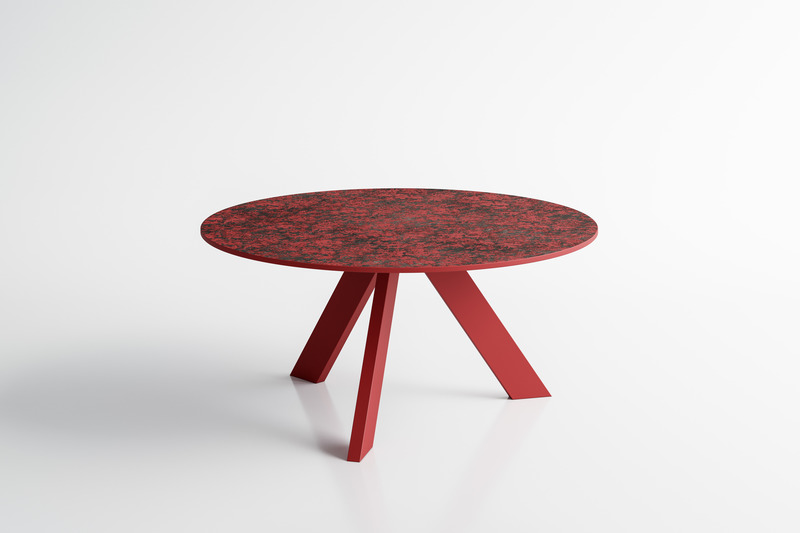 Dossier de presse | 4232-14 - Communiqué de presse | Voyage en Méditerranée avec les céramiques d’extérieur de TERZADIMENSIONE - TERZADIMENSIONE - Produit - Table Cross, decor Foliage rouge and black - Crédit photo : avec la permission de Terzadimensione