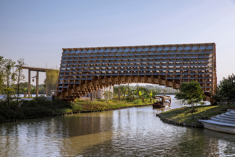 Press kit | 661-70 - Press release | WAF 2022 Announces Finalists for the Special Prizes, Celebrating Exceptional Architectural Merit - World Architecture Festival (WAF) - Competition - <p>Best Use of Certified Timber </p><p>Timber Bridge in Gulou Waterfront by LUO studio</p> - Photo credit: Jin Weiqi
