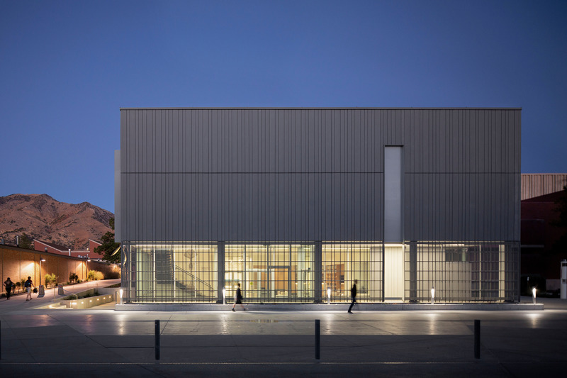Press kit | 2757-31 - Press release | Sparano + Mooney Architecture Designs State-of-the-Art Buildings for Utah State University's Fine Arts Campus - Sparano + Mooney Architecture - Institutional Architecture - NEHMA: The porosity of the façade invites glimpses into the museum by the passerby, and at night the activity and exhibitions housed within glow through this façade. - Photo credit: Jeremy Bittermann