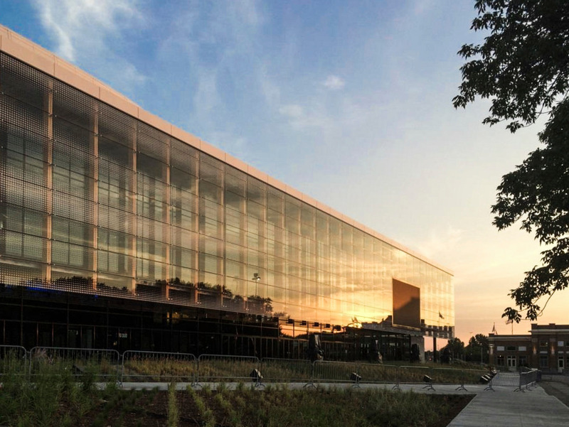 Press kit | 865-45 - Press release | CPA Structural Glass Joins The Structural Engineering Firm ELEMA experts-conseils - ELEMA experts-conseils - Commercial Architecture - <p>Glass Façades – Centre Vidéotron</p><p><br></p><p>Conception : Consortium SAGP</p> - Photo credit: CPA and Félix Cloutier