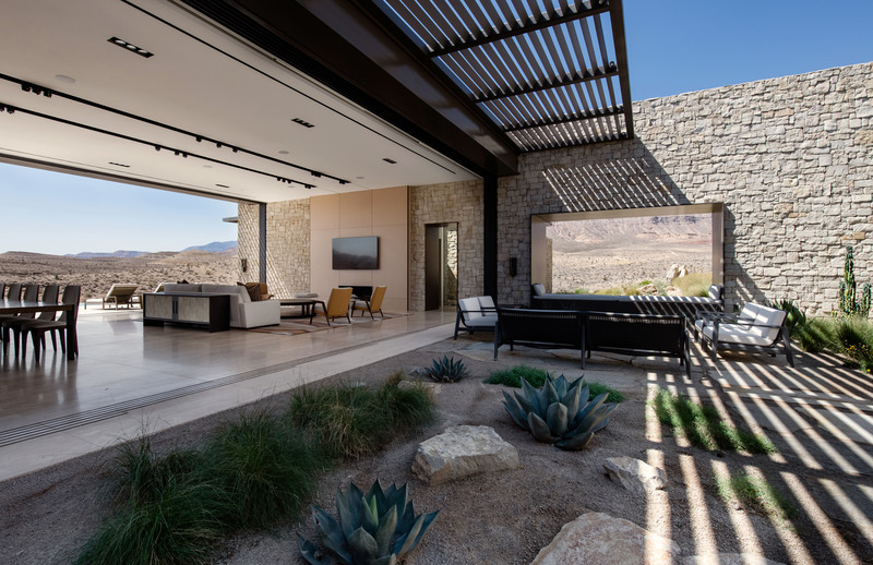 Press kit | 6087-02 - Press release | Fort 137: A Desert Oasis of Integrated Luxury - Daniel Joseph Chenin, Ltd. - Residential Architecture - Photo credit: <p class="">Stephen Morgan</p>