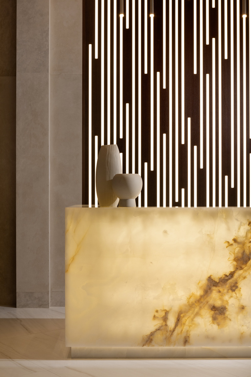 Dossier de presse | 2973-02 - Communiqué de presse | IDIBC Announces 2022 Awards of Excellence Recipients - Interior Designers Institute of British Columbia - Design d’intérieur commercial -   IDIBC Award of Merit: N. Y. Chu RID IDIBC; Avenue One, Vancouver BC; Multi-Residential &amp; Sales (Marketing) Centre Category   - Crédit photo :  Ema Peter Photography 