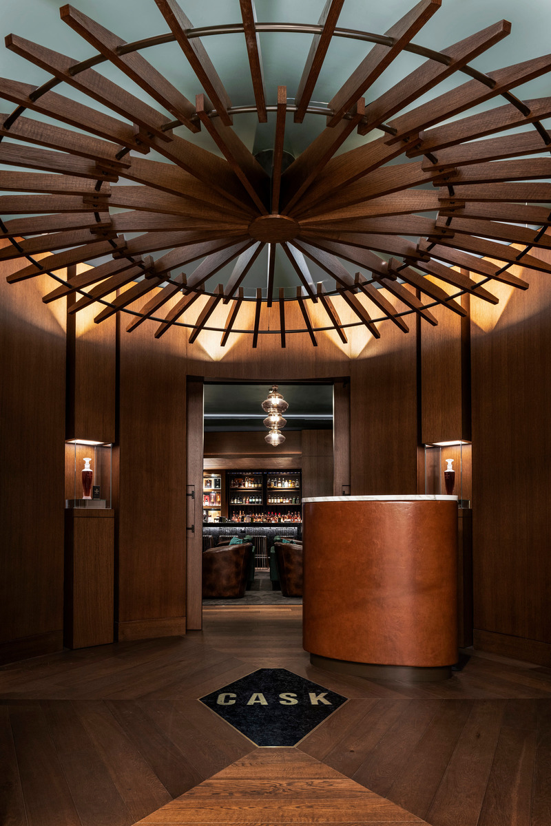 Dossier de presse | 2973-02 - Communiqué de presse | IDIBC Announces 2022 Awards of Excellence Recipients - Interior Designers Institute of British Columbia - Design d’intérieur commercial -   IDIBC Award of Merit: Jay Brooks RID IDIBC; CASK Whisky Vault, Richmond BC; Food &amp; Beverage Category   - Crédit photo :  Larry Goldstein Photography 