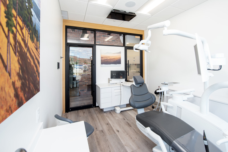 Dossier de presse | 2973-02 - Communiqué de presse | IDIBC Announces 2022 Awards of Excellence Recipients - Interior Designers Institute of British Columbia - Design d’intérieur commercial -  IDIBC Award of Excellence: Deborah Day RID IDIBC; Pleasant Valley Dental, Vernon BC; Healthcare &amp; Personal Service Facilities Category  - Crédit photo :  Jill Penner Photography 