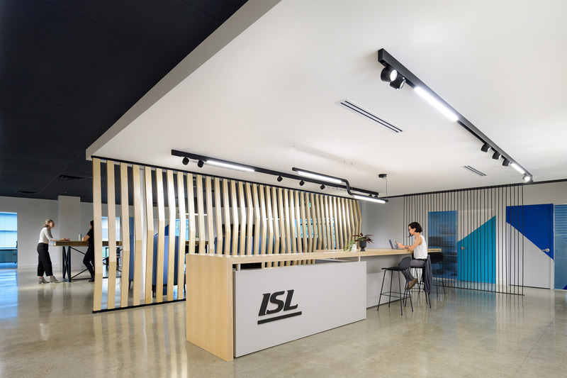 Dossier de presse | 2973-02 - Communiqué de presse | IDIBC Announces 2022 Awards of Excellence Recipients - Interior Designers Institute of British Columbia - Design d’intérieur commercial -  IDIBC Award of Merit: Janay Koldingnes RID IDIBC; ISL Engineering, Burnaby BC; Workplace Partial Category  - Crédit photo :  Brett Ryan Studios 