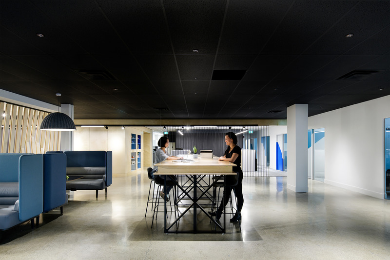 Dossier de presse | 2973-02 - Communiqué de presse | IDIBC Announces 2022 Awards of Excellence Recipients - Interior Designers Institute of British Columbia - Design d’intérieur commercial -  IDIBC Award of Merit: Janay Koldingnes RID IDIBC; ISL Engineering, Burnaby BC; Workplace Partial Category  - Crédit photo :  Brett Ryan Studios 