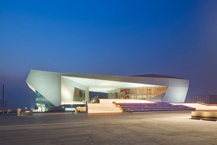 Dossier de presse | 896-01 - Communiqué de presse | Le Grand Thêatre du Shanxi, à Taiyuan (Chine) - Arte Charpentier Architectes - Architecture institutionnelle - Crédit photo : Shen zhonghai