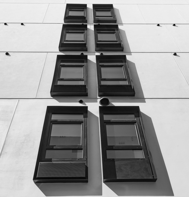 Dossier de presse | 5795-01 - Communiqué de presse | ANX’s Metric Hotel Leads Westlake Neighborhood Re-emergence From The Inside - ANX / Aaron Neubert Architects - Architecture commerciale - Shadow Box Detail - Crédit photo : Brian Thomas Jones