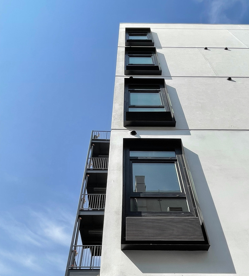 Dossier de presse | 5795-01 - Communiqué de presse | ANX’s Metric Hotel Leads Westlake Neighborhood Re-emergence From The Inside - ANX / Aaron Neubert Architects - Architecture commerciale - Shadow Box Detail - Crédit photo : Brian Thomas Jones
