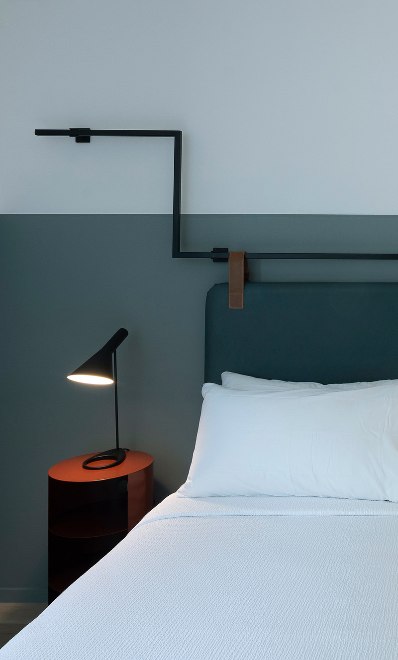 Dossier de presse | 5795-01 - Communiqué de presse | ANX’s Metric Hotel Leads Westlake Neighborhood Re-emergence From The Inside - ANX / Aaron Neubert Architects - Architecture commerciale - Guest Room Detail - Crédit photo : Brian Thomas Jones