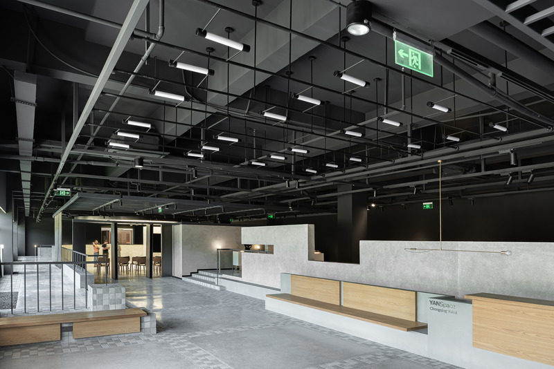 Dossier de presse | 4869-04 - Communiqué de presse | The Mountain City Showroom - Studio DOTCOF - Design d’intérieur commercial - Front Lobby - general view of the space - Crédit photo : LEIDU