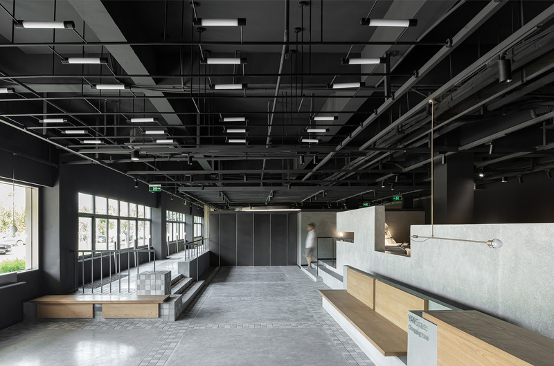 Dossier de presse | 4869-04 - Communiqué de presse | The Mountain City Showroom - Studio DOTCOF - Design d’intérieur commercial - Front Lobby - general view of the space - Crédit photo : LEIDU