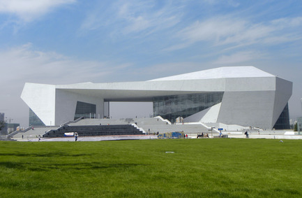 Dossier de presse | 896-01 - Communiqué de presse | Le Grand Thêatre du Shanxi, à Taiyuan (Chine) - Arte Charpentier Architectes - Architecture institutionnelle - Crédit photo : 3D - Zhou Wenyi/ chef du projet