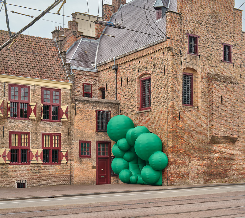Press kit | 6533-01 - Press release | Blow Up The Hague - Steve Messam - Art - Tunnel - an installation by Steve Messam through the Gevangenpoort in The Hague, Netherlands - Photo credit: Pim Top / Hague &amp; Partners