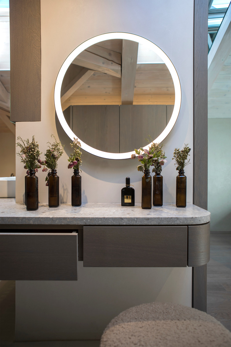 Press kit | 5356-05 - Press release | Apartment K - destilat Design Studio - Residential Interior Design - master bathroom - Photo credit: Monika Nguyen