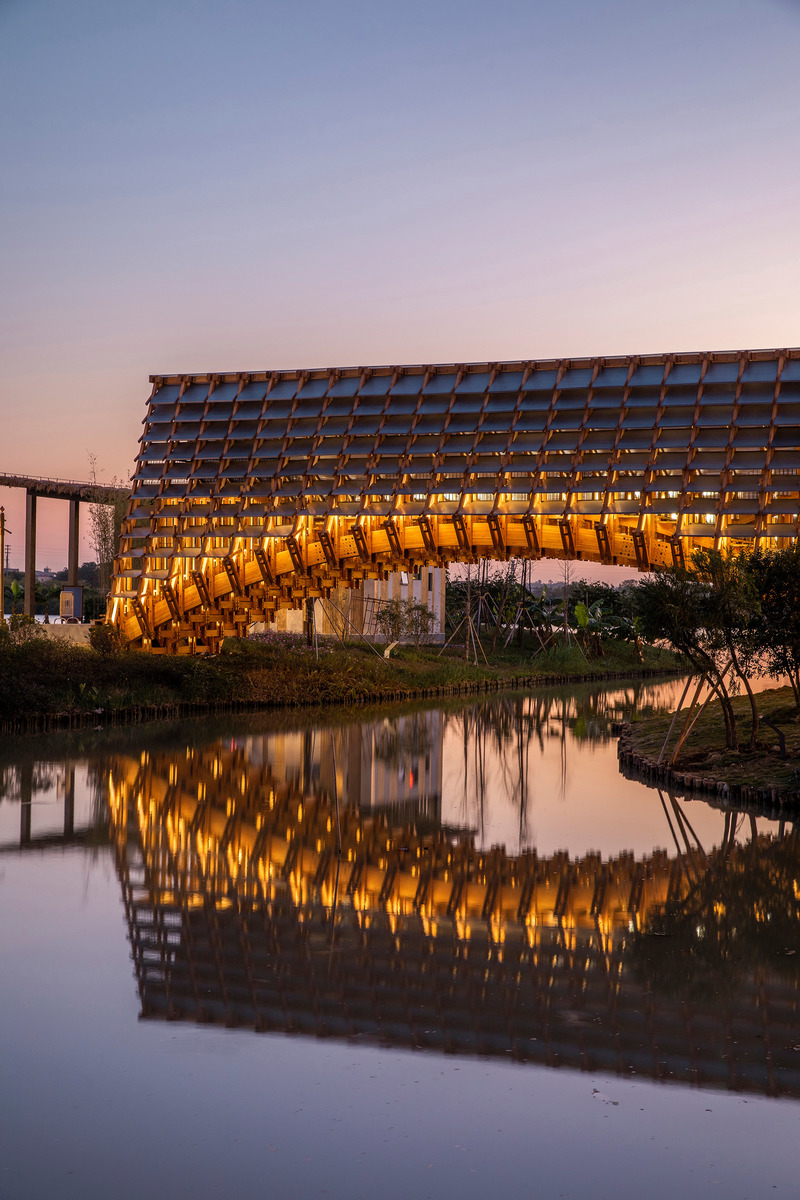 Press kit | 1071-17 - Press release | 11th Annual A+Awards For Architecture Spotlight Sustainable Design - Architizer - Residential Architecture - Timber Bridge in Gulou Waterfront by LUO studio<span></span> - Photo credit:  Jin Weiqi 