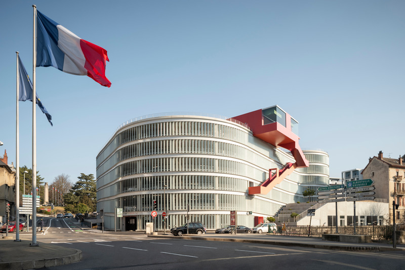 Dossier de presse | 972-08 - Communiqué de presse | Parking Ravet - Hérault Arnod Architectures - Architecture commerciale - Crédit photo : Cyrille Weiner