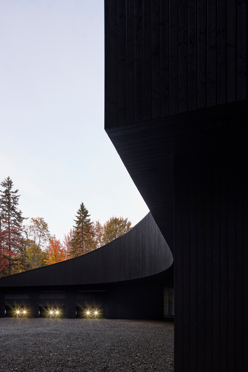 Dossier de presse | 1010-16 - Communiqué de presse | MEV - Studio Jean Verville architectes - Architecture résidentielle - Crédit photo : Maxime Brouillet photographe