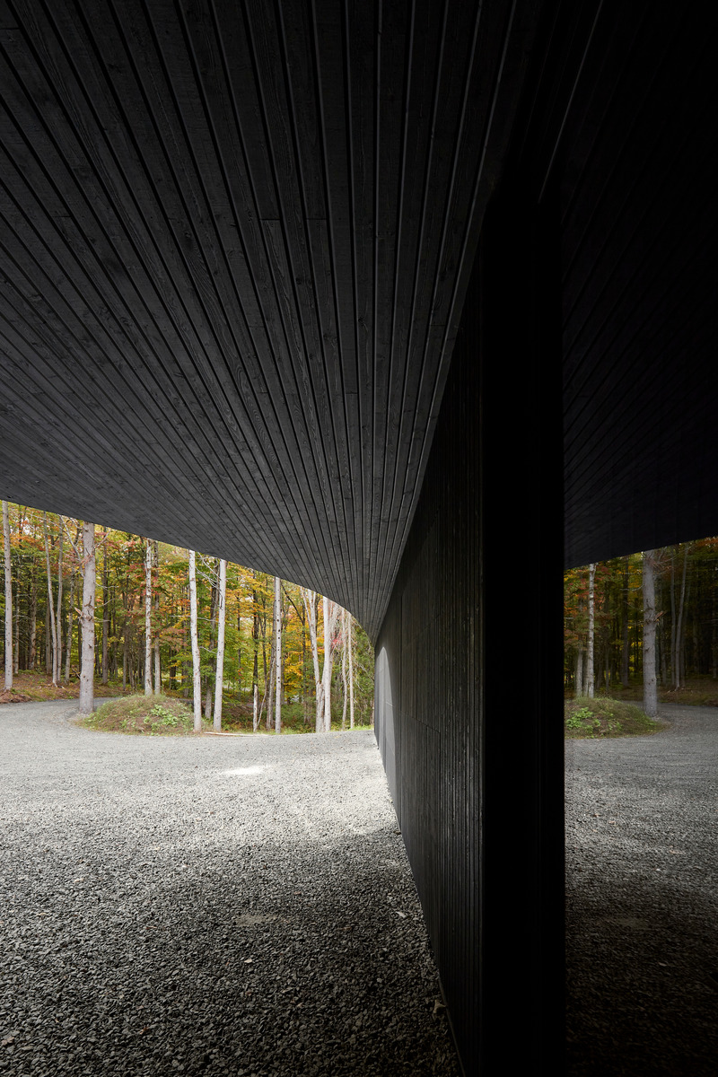 Dossier de presse | 1010-16 - Communiqué de presse | MEV - Studio Jean Verville architectes - Architecture résidentielle - Crédit photo : Maxime Brouillet photographe