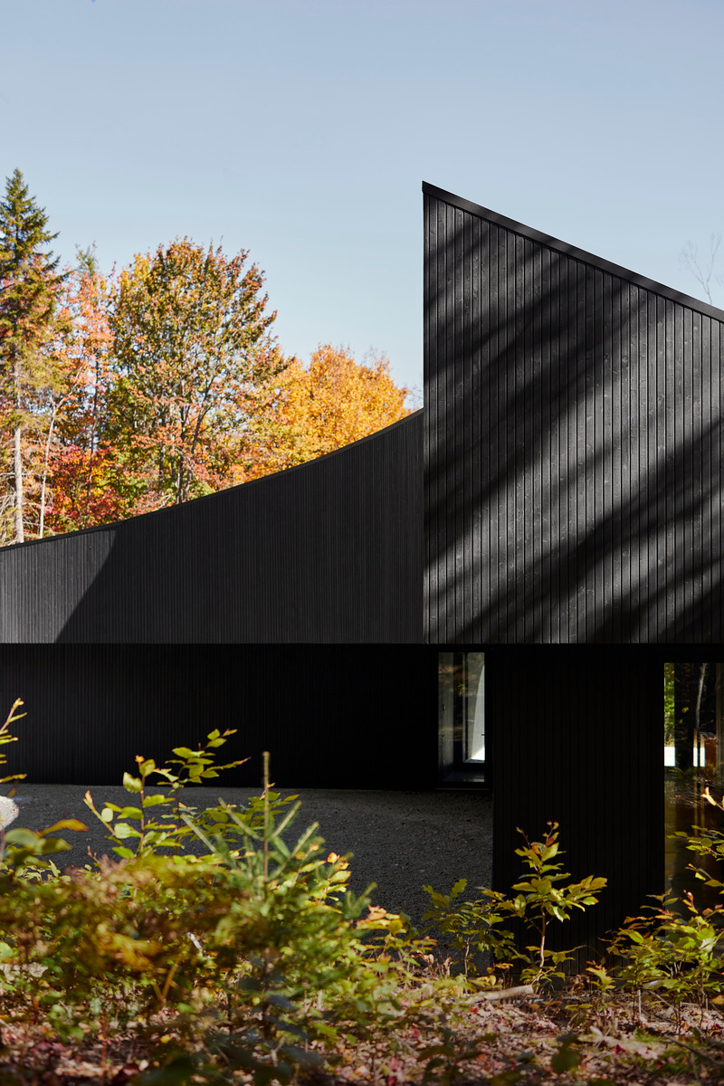 Dossier de presse | 1010-16 - Communiqué de presse | MEV - Studio Jean Verville architectes - Architecture résidentielle - Crédit photo : Maxime Brouillet photographe