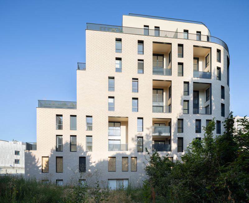 Dossier de presse | 1151-09 - Communiqué de presse | PietriArchitectes livre un nouveau bâtiment pour Romainville - PietriArchitectes - Architecture résidentielle -  <p>Lot 5 Romainville PietriArchitectes</p>  - Crédit photo : Hugo Hébrard
